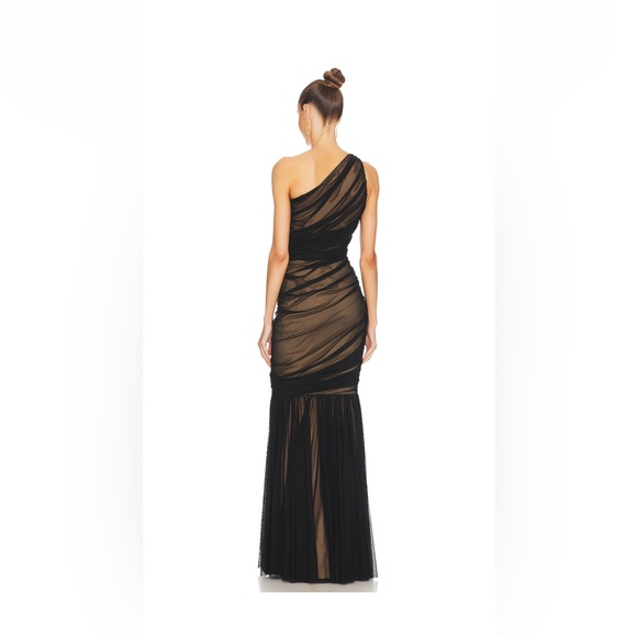 DIANA FISHTAIL GOWN IN BLACK MESH & NUDE
Norma Kamali -XS - Picture 4 of 4